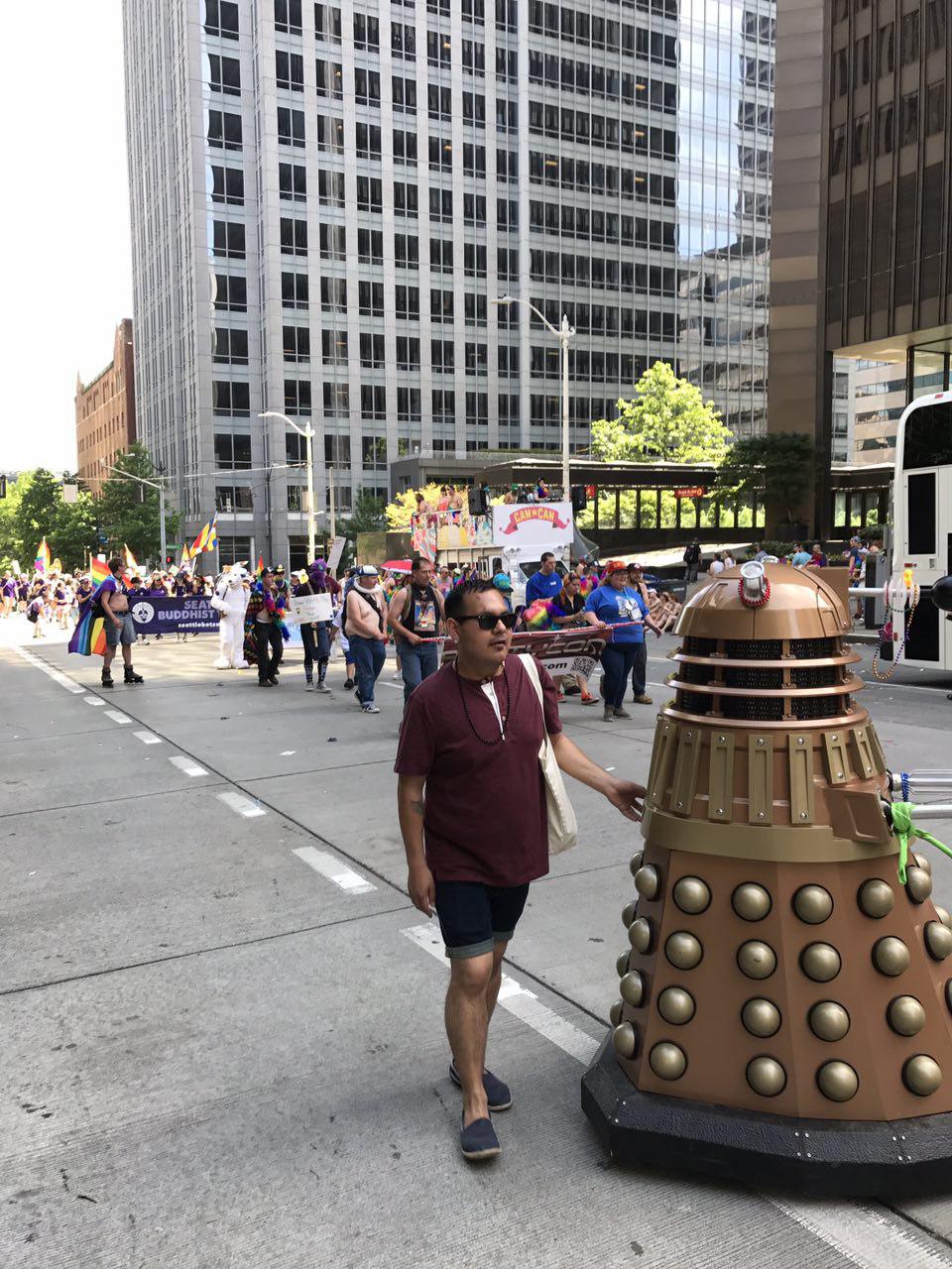 Dalek from Rustycon in the parade